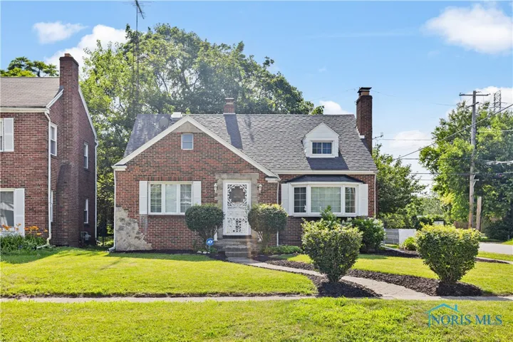 2679 Latonia Boulevard, Toledo, Ohio 43606, 3 Bedrooms Bedrooms, 8 Rooms Rooms,2 BathroomsBathrooms,Residential,For Sale,Latonia,6132319