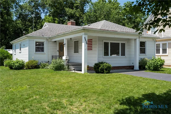3328 Island Avenue, Toledo, Ohio 43614, 3 Bedrooms Bedrooms, 9 Rooms Rooms,2 BathroomsBathrooms,Residential,For Sale,Island,6132344