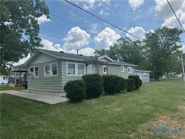 26110 Elizabeth Street, Defiance, Ohio 43512, 3 Bedrooms Bedrooms, 6 Rooms Rooms,1 BathroomBathrooms,Residential,For Sale,Elizabeth,6132354