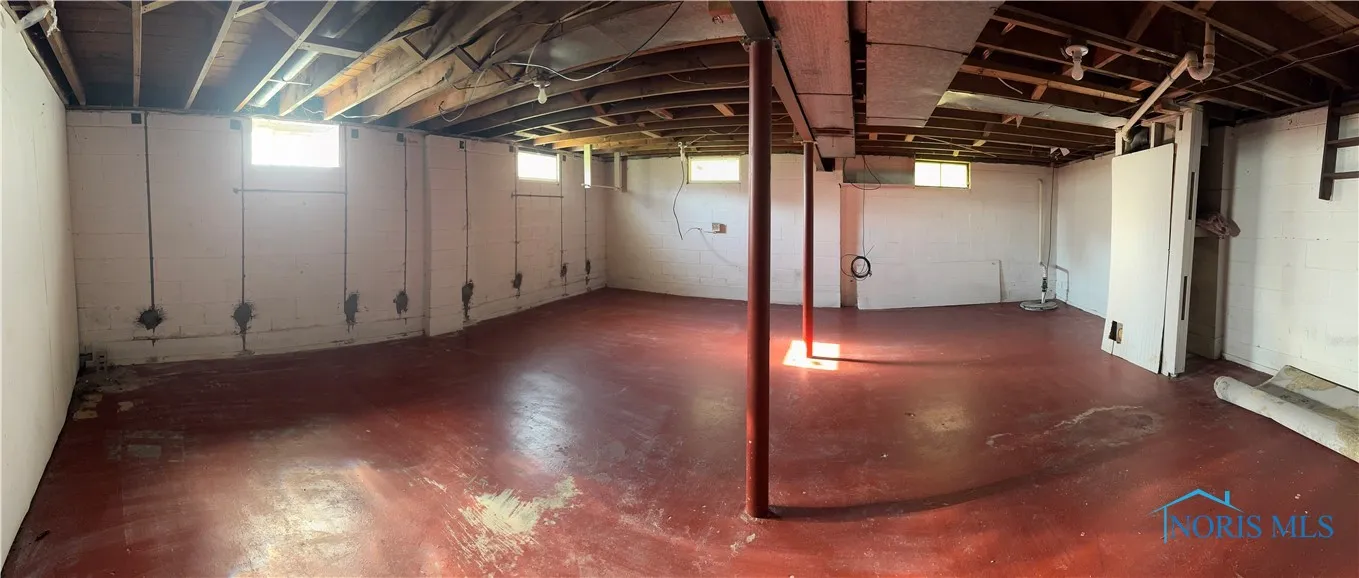 1408 Lebanon Street, Toledo, Ohio 43605, 3 Bedrooms Bedrooms, 5 Rooms Rooms,1 BathroomBathrooms,Residential Lease,For Rent,Lebanon,6132202