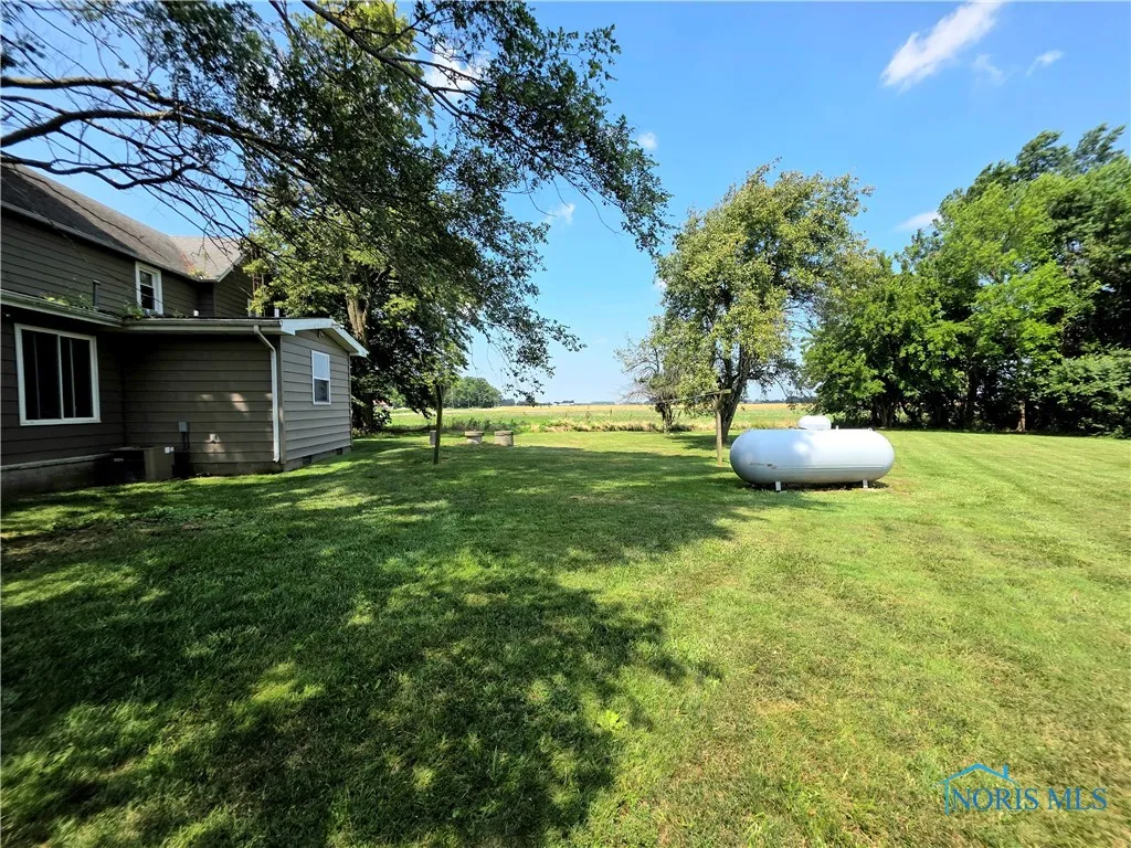 12406 Cross Creek Road, Bowling Green, Ohio 43402, 4 Bedrooms Bedrooms, 10 Rooms Rooms,2 BathroomsBathrooms,Residential,For Sale,Cross Creek,6132343