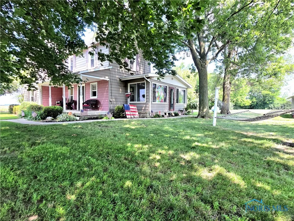 12406 Cross Creek Road, Bowling Green, Ohio 43402, 4 Bedrooms Bedrooms, 10 Rooms Rooms,2 BathroomsBathrooms,Residential,For Sale,Cross Creek,6132343