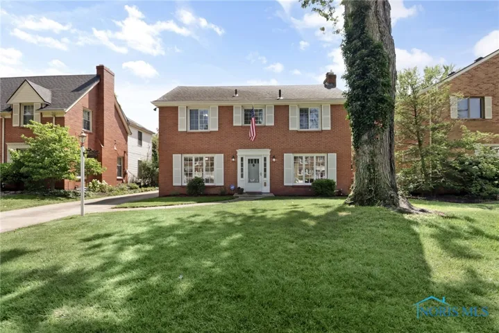 2310 Goddard Road, Toledo, Ohio 43606, 4 Bedrooms Bedrooms, 9 Rooms Rooms,5 BathroomsBathrooms,Residential,For Sale,Goddard,6132400