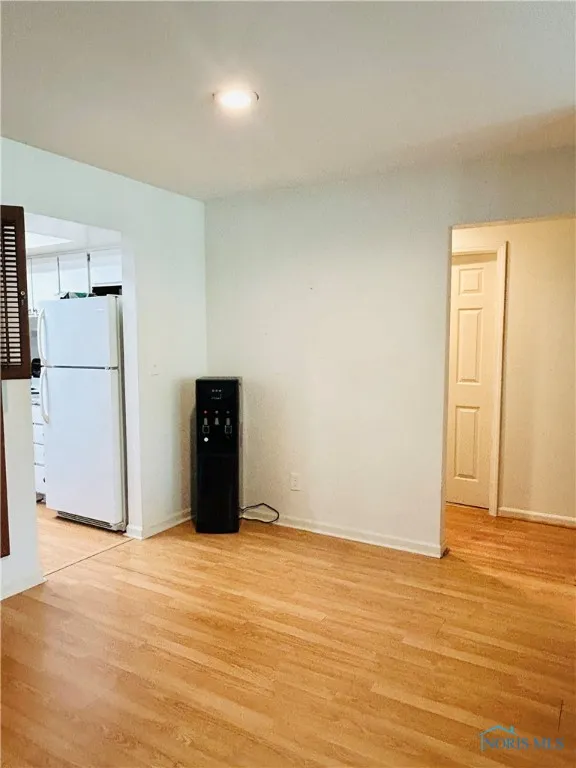 4243 W Bancroft Street 202w, Ottawa Hills, Ohio 43615, 2 Bedrooms Bedrooms, 5 Rooms Rooms,1 BathroomBathrooms,Residential,For Sale,Bancroft,6132402
