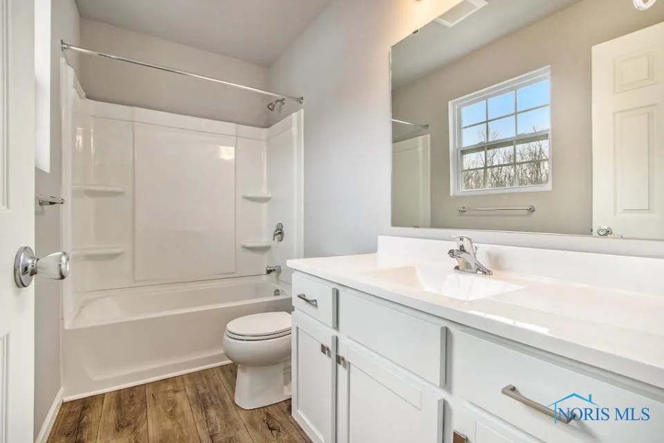 1066 Seneca Drive, Wauseon, Ohio 43567, 4 Bedrooms Bedrooms, 9 Rooms Rooms,3 BathroomsBathrooms,Residential,For Sale,Seneca,6132426