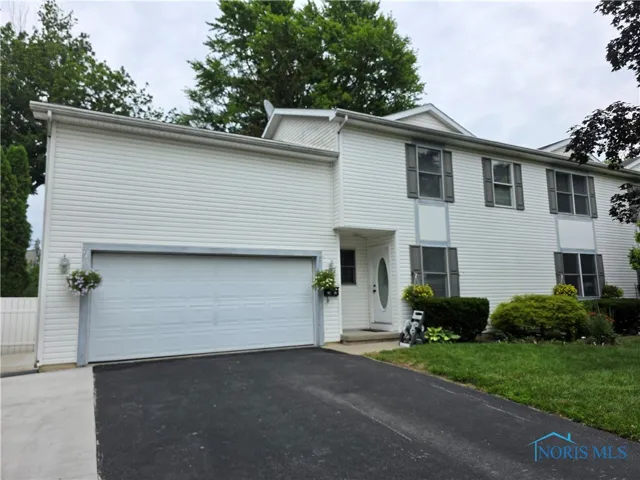 5160 Allen Street, Sylvania, Ohio 43560, 4 Bedrooms Bedrooms, 7 Rooms Rooms,3 BathroomsBathrooms,Residential Lease,For Rent,Allen,6132471