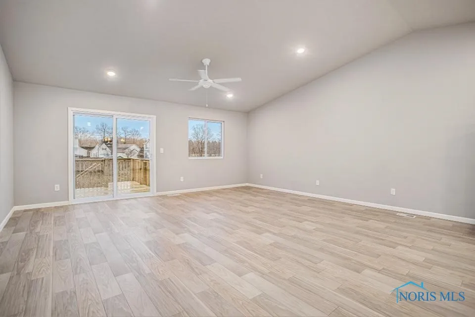 148 Meadowgate Drive, Walbridge, Ohio 43465, 4 Bedrooms Bedrooms, 9 Rooms Rooms,2 BathroomsBathrooms,Residential,For Sale,Meadowgate,6132478