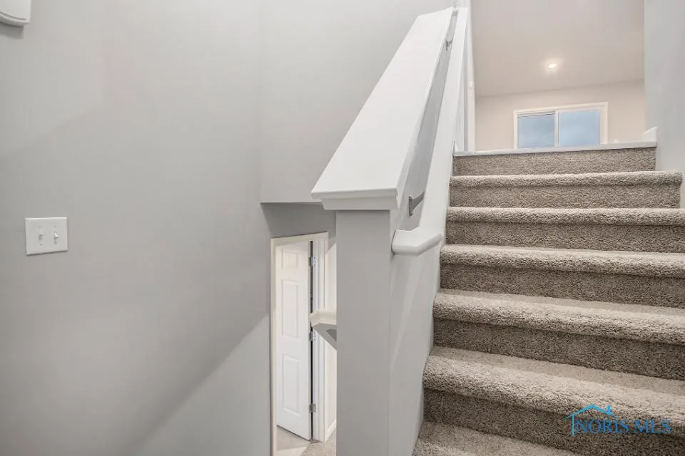 148 Meadowgate Drive, Walbridge, Ohio 43465, 4 Bedrooms Bedrooms, 9 Rooms Rooms,2 BathroomsBathrooms,Residential,For Sale,Meadowgate,6132478
