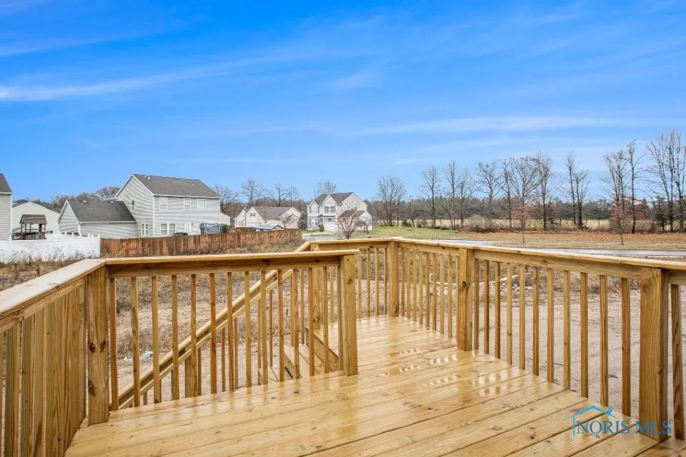 148 Meadowgate Drive, Walbridge, Ohio 43465, 4 Bedrooms Bedrooms, 9 Rooms Rooms,2 BathroomsBathrooms,Residential,For Sale,Meadowgate,6132478