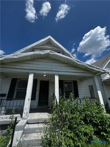 2320 Valentine Street, Toledo, Ohio 43605, 3 Bedrooms Bedrooms, 6 Rooms Rooms,1 BathroomBathrooms,Residential,For Sale,Valentine,6132371