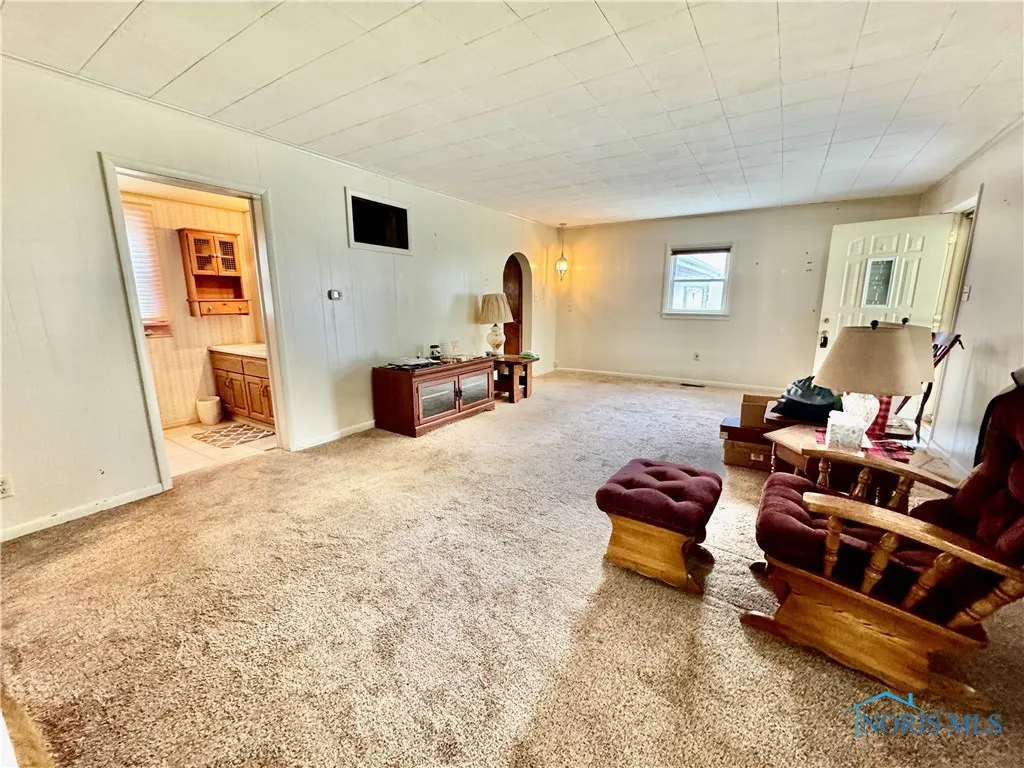 217 W Edgerton Street, Hicksville, Ohio 43526, 3 Bedrooms Bedrooms, 5 Rooms Rooms,1 BathroomBathrooms,Residential,For Sale,Edgerton,6132254