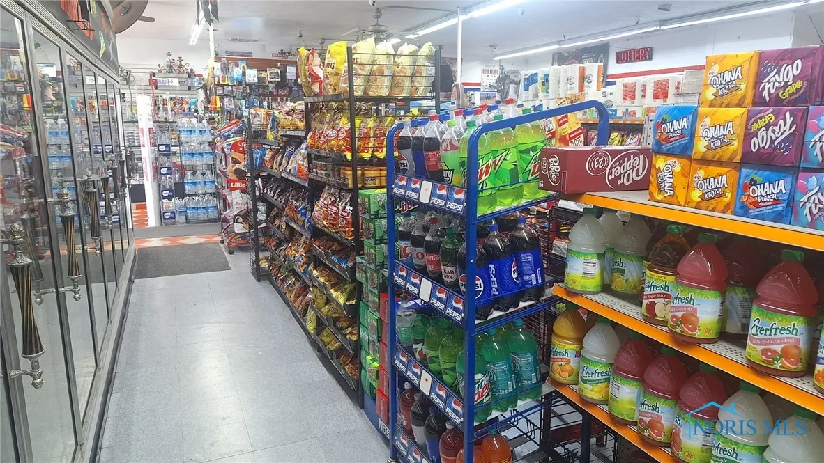 780 S College Drive, Bowling Green, Ohio 43402, ,Commercial Sale,For Sale,College,6132581