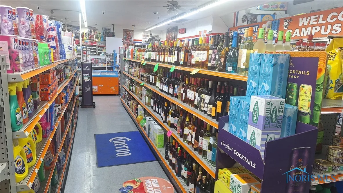 780 S College Drive, Bowling Green, Ohio 43402, ,Commercial Sale,For Sale,College,6132581
