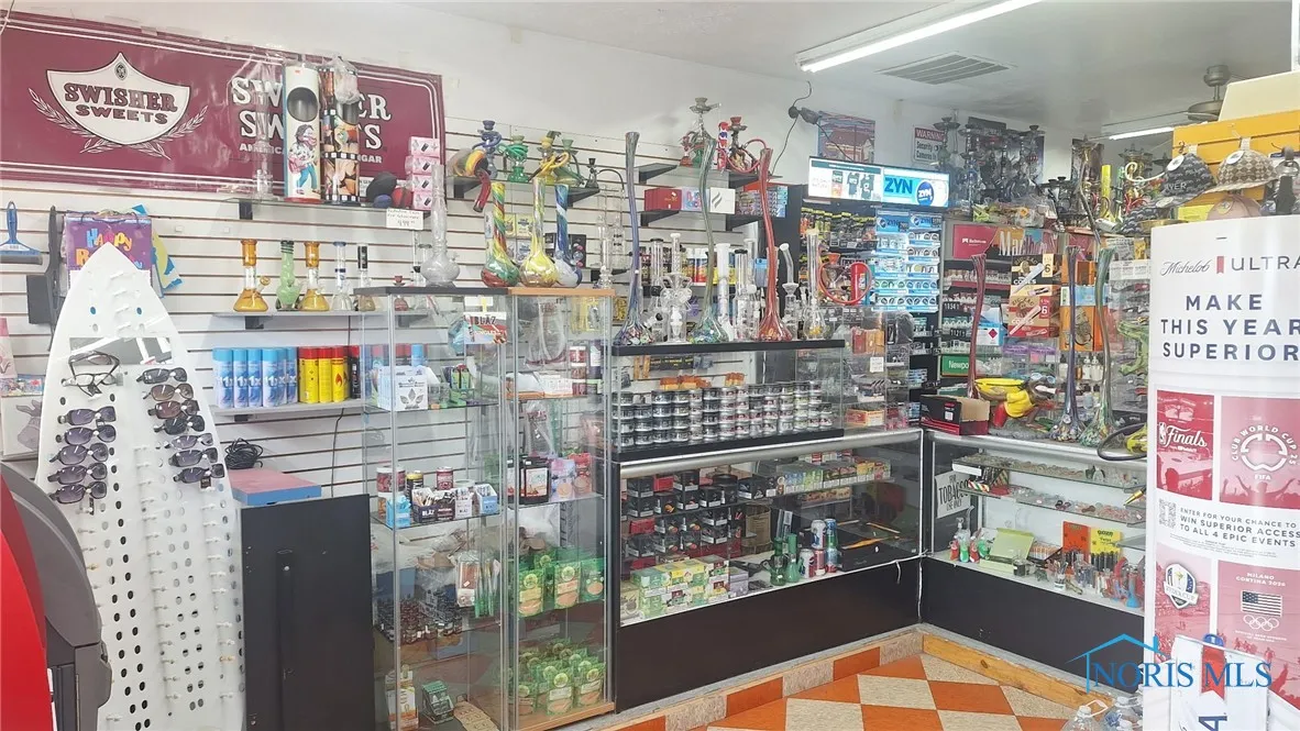 780 S College Drive, Bowling Green, Ohio 43402, ,Commercial Sale,For Sale,College,6132581