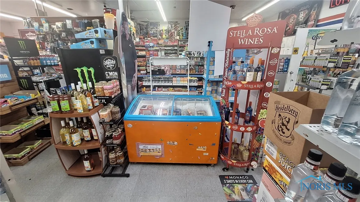 780 S College Drive, Bowling Green, Ohio 43402, ,Commercial Sale,For Sale,College,6132581