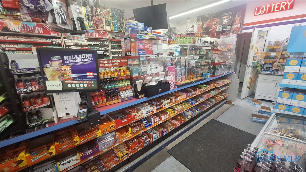 780 S College Drive, Bowling Green, Ohio 43402, ,Commercial Sale,For Sale,College,6132581