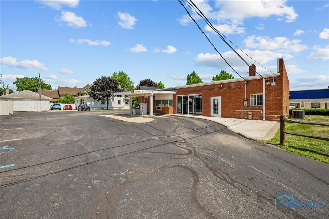 123 N Main Street, Swanton, Ohio 43558, ,Commercial Sale,For Sale,N Main,6132568