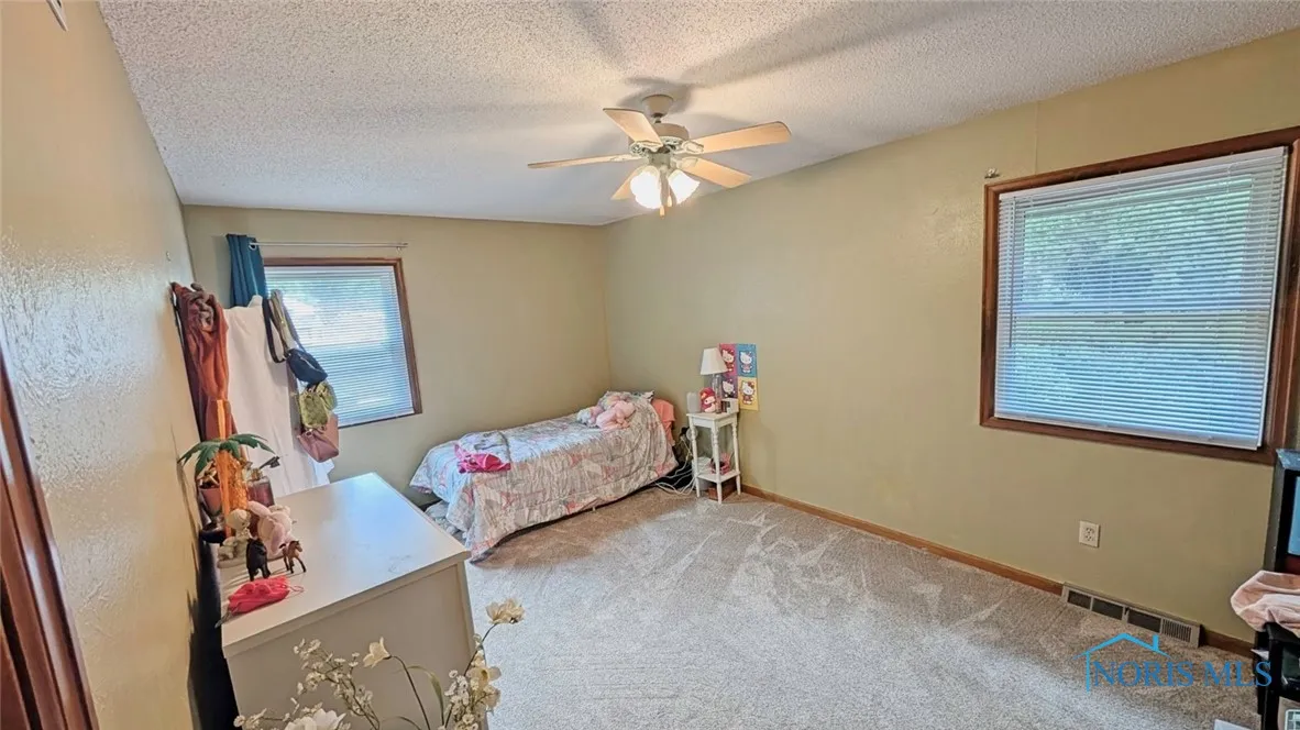 2359 Cheshire Woods Road, Toledo, Ohio 43617, 4 Bedrooms Bedrooms, 11 Rooms Rooms,4 BathroomsBathrooms,Residential,For Sale,Cheshire Woods,6132606