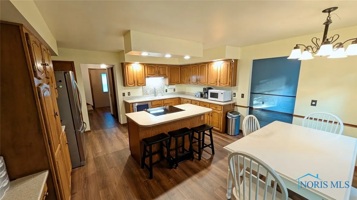 2359 Cheshire Woods Road, Toledo, Ohio 43617, 4 Bedrooms Bedrooms, 11 Rooms Rooms,4 BathroomsBathrooms,Residential,For Sale,Cheshire Woods,6132606