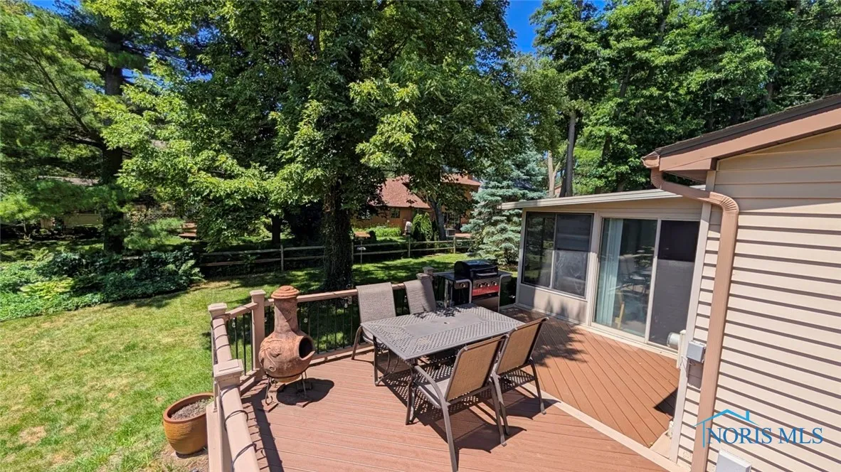2359 Cheshire Woods Road, Toledo, Ohio 43617, 4 Bedrooms Bedrooms, 11 Rooms Rooms,4 BathroomsBathrooms,Residential,For Sale,Cheshire Woods,6132606