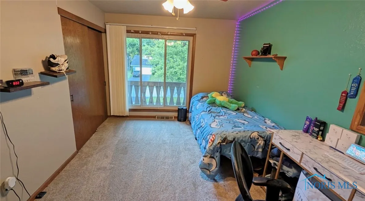 2359 Cheshire Woods Road, Toledo, Ohio 43617, 4 Bedrooms Bedrooms, 11 Rooms Rooms,4 BathroomsBathrooms,Residential,For Sale,Cheshire Woods,6132606