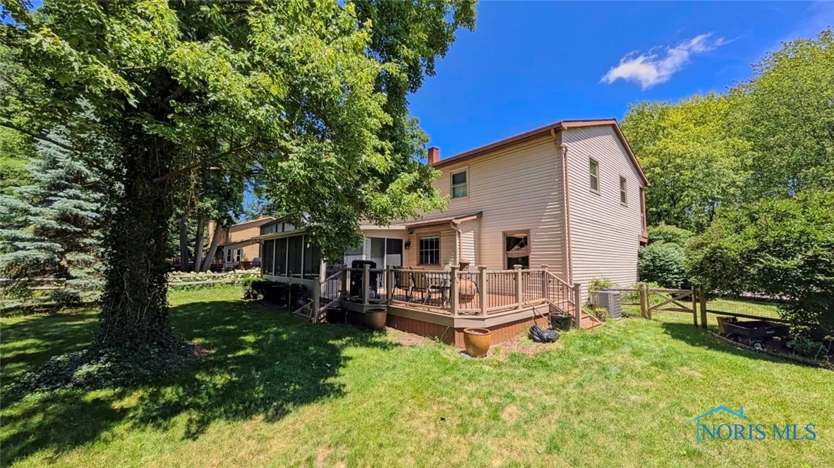 2359 Cheshire Woods Road, Toledo, Ohio 43617, 4 Bedrooms Bedrooms, 11 Rooms Rooms,4 BathroomsBathrooms,Residential,For Sale,Cheshire Woods,6132606