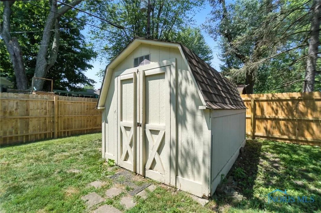 1819 Queenswood Drive, Findlay, Ohio 45840, 3 Bedrooms Bedrooms, 7 Rooms Rooms,2 BathroomsBathrooms,Residential,For Sale,Queenswood,6132612