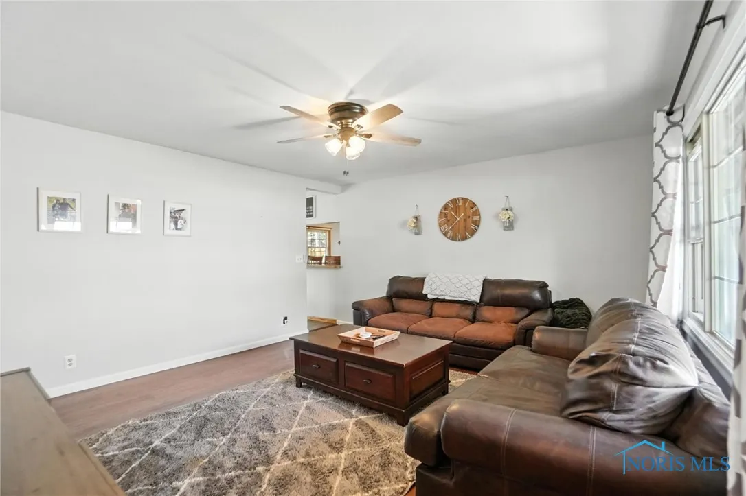 1819 Queenswood Drive, Findlay, Ohio 45840, 3 Bedrooms Bedrooms, 7 Rooms Rooms,2 BathroomsBathrooms,Residential,For Sale,Queenswood,6132612