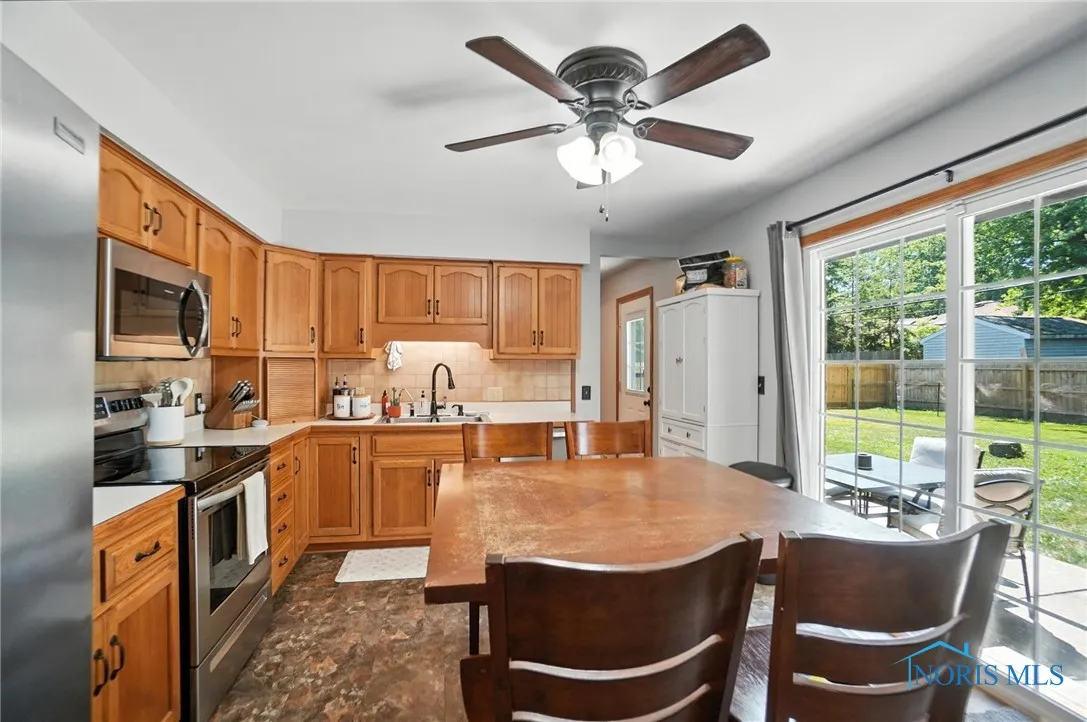 1819 Queenswood Drive, Findlay, Ohio 45840, 3 Bedrooms Bedrooms, 7 Rooms Rooms,2 BathroomsBathrooms,Residential,For Sale,Queenswood,6132612