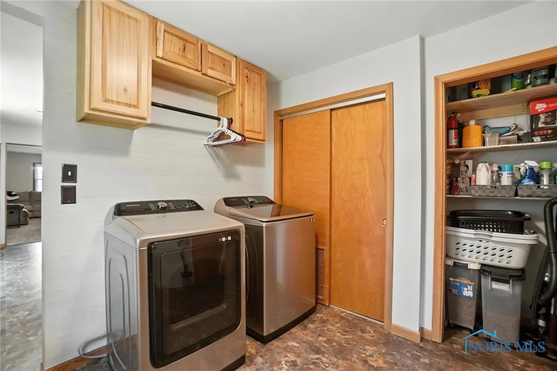 1819 Queenswood Drive, Findlay, Ohio 45840, 3 Bedrooms Bedrooms, 7 Rooms Rooms,2 BathroomsBathrooms,Residential,For Sale,Queenswood,6132612