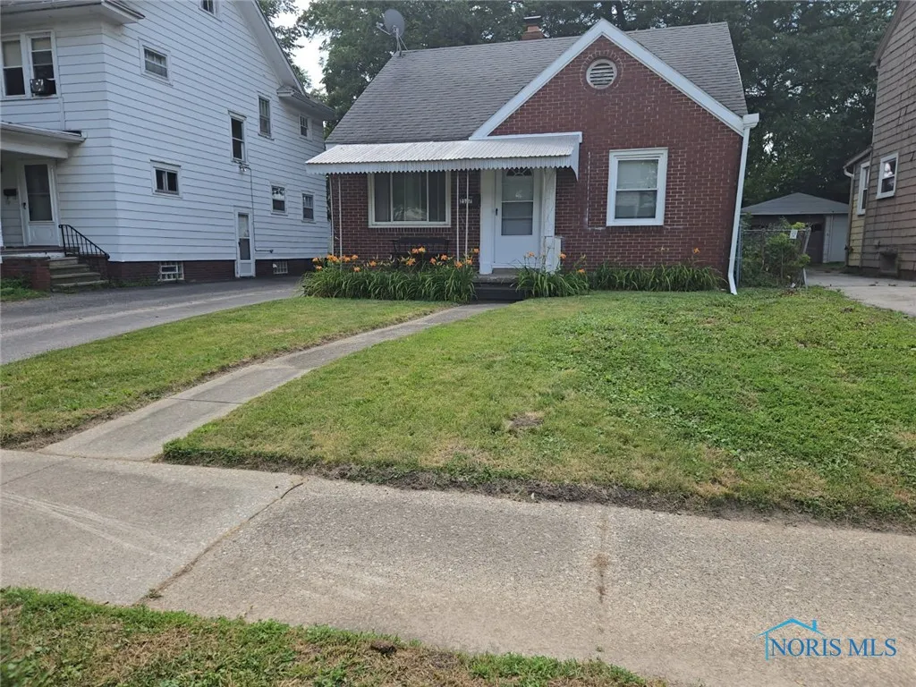 2127 Perth Street, Toledo, Ohio 43607, 4 Bedrooms Bedrooms, 8 Rooms Rooms,2 BathroomsBathrooms,Residential,For Sale,Perth,6132620