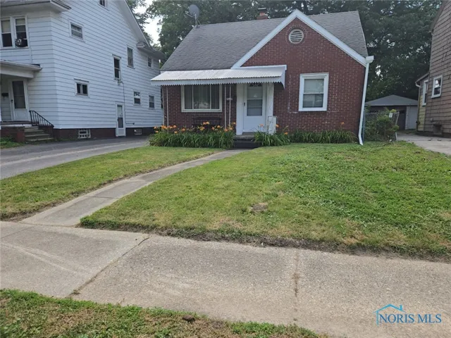 2127 Perth Street, Toledo, Ohio 43607, 4 Bedrooms Bedrooms, 8 Rooms Rooms,2 BathroomsBathrooms,Residential,For Sale,Perth,6132620