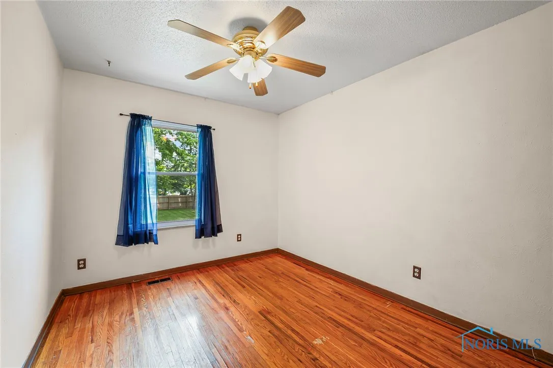 24181 W James Ridge Road, Millbury, Ohio 43447, 4 Bedrooms Bedrooms, 9 Rooms Rooms,2 BathroomsBathrooms,Residential,For Sale,James Ridge,6132632