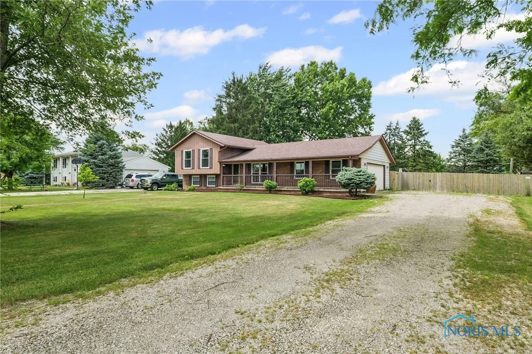 24181 W James Ridge Road, Millbury, Ohio 43447, 4 Bedrooms Bedrooms, 9 Rooms Rooms,2 BathroomsBathrooms,Residential,For Sale,James Ridge,6132632