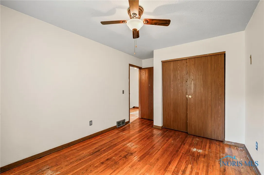 24181 W James Ridge Road, Millbury, Ohio 43447, 4 Bedrooms Bedrooms, 9 Rooms Rooms,2 BathroomsBathrooms,Residential,For Sale,James Ridge,6132632