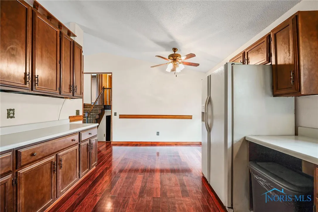 24181 W James Ridge Road, Millbury, Ohio 43447, 4 Bedrooms Bedrooms, 9 Rooms Rooms,2 BathroomsBathrooms,Residential,For Sale,James Ridge,6132632