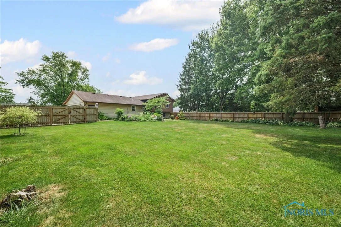 24181 W James Ridge Road, Millbury, Ohio 43447, 4 Bedrooms Bedrooms, 9 Rooms Rooms,2 BathroomsBathrooms,Residential,For Sale,James Ridge,6132632