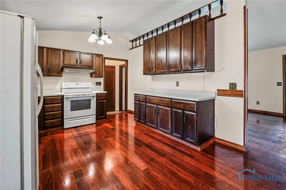 24181 W James Ridge Road, Millbury, Ohio 43447, 4 Bedrooms Bedrooms, 9 Rooms Rooms,2 BathroomsBathrooms,Residential,For Sale,James Ridge,6132632