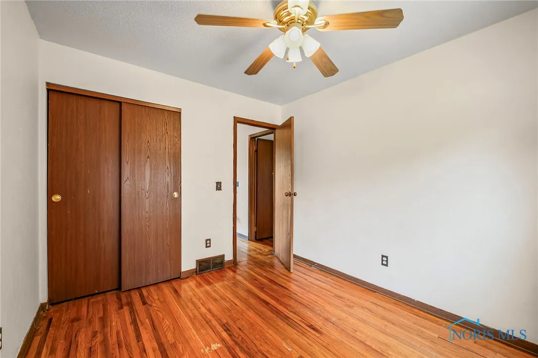 24181 W James Ridge Road, Millbury, Ohio 43447, 4 Bedrooms Bedrooms, 9 Rooms Rooms,2 BathroomsBathrooms,Residential,For Sale,James Ridge,6132632