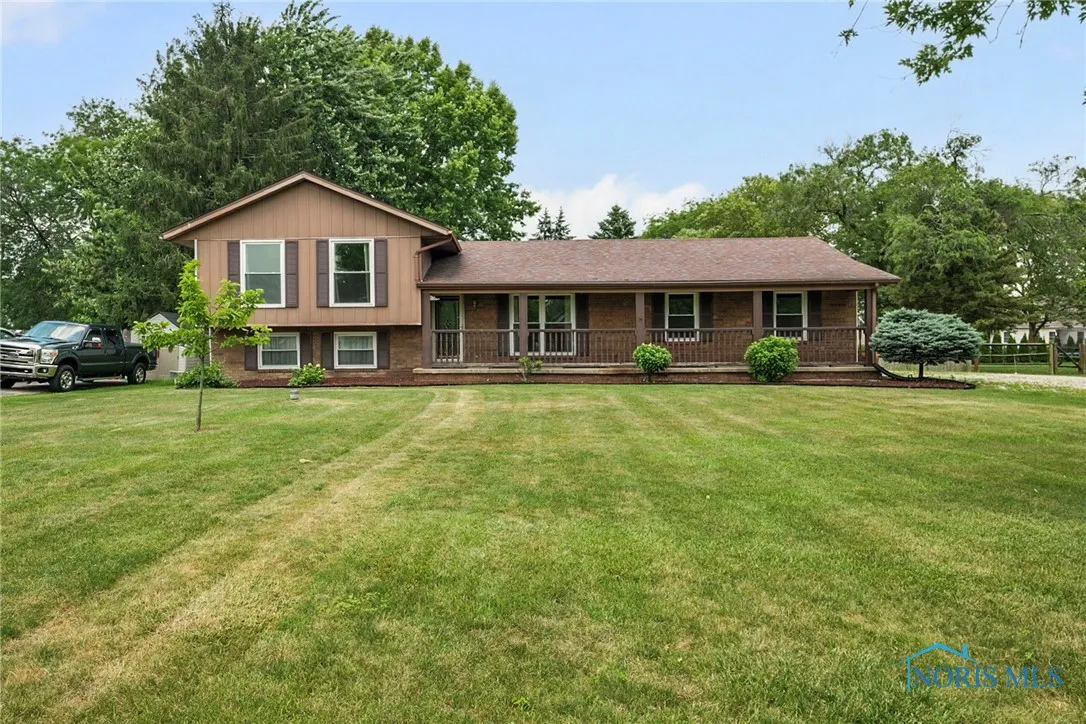 24181 W James Ridge Road, Millbury, Ohio 43447, 4 Bedrooms Bedrooms, 9 Rooms Rooms,2 BathroomsBathrooms,Residential,For Sale,James Ridge,6132632