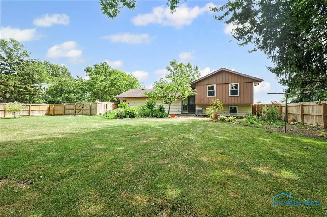 24181 W James Ridge Road, Millbury, Ohio 43447, 4 Bedrooms Bedrooms, 9 Rooms Rooms,2 BathroomsBathrooms,Residential,For Sale,James Ridge,6132632