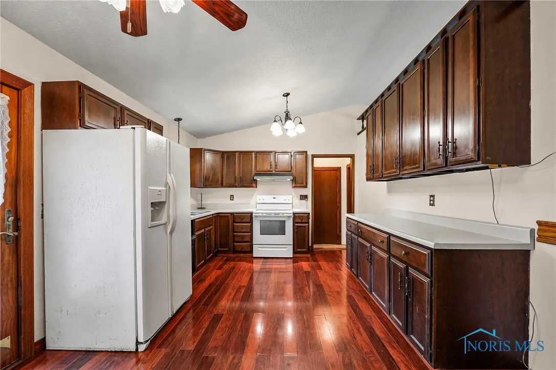 24181 W James Ridge Road, Millbury, Ohio 43447, 4 Bedrooms Bedrooms, 9 Rooms Rooms,2 BathroomsBathrooms,Residential,For Sale,James Ridge,6132632