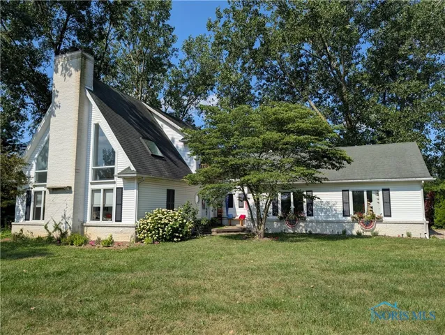 19579 Cross Creek Road, Bowling Green, Ohio 43402, 3 Bedrooms Bedrooms, 7 Rooms Rooms,3 BathroomsBathrooms,Residential,For Sale,Cross Creek,6132644