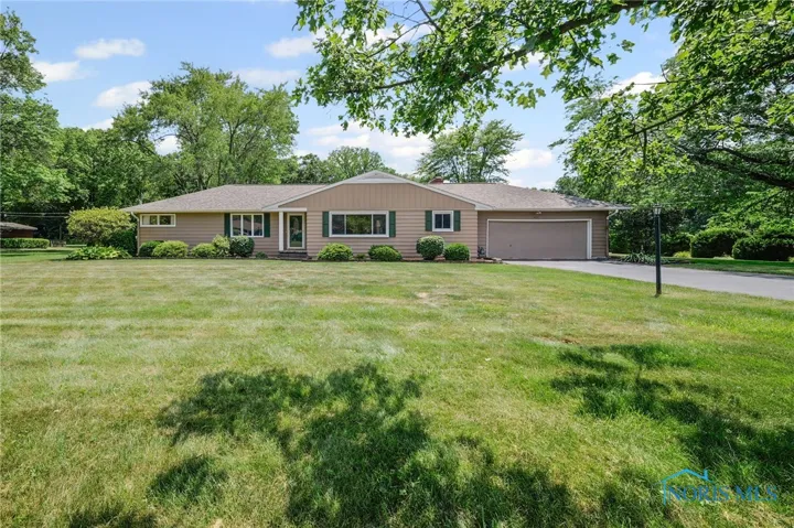 621 Bittersweet Drive, Findlay, Ohio 45840, 3 Bedrooms Bedrooms, 7 Rooms Rooms,2 BathroomsBathrooms,Residential,For Sale,Bittersweet,6132401