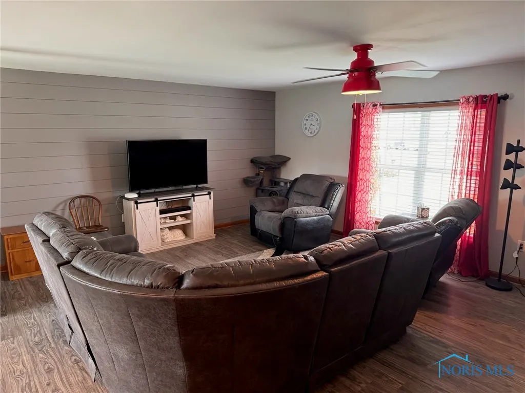 110 Town Line Road, Bryan, Ohio 43506, 3 Bedrooms Bedrooms, 8 Rooms Rooms,2 BathroomsBathrooms,Residential,For Sale,Town Line,6132656