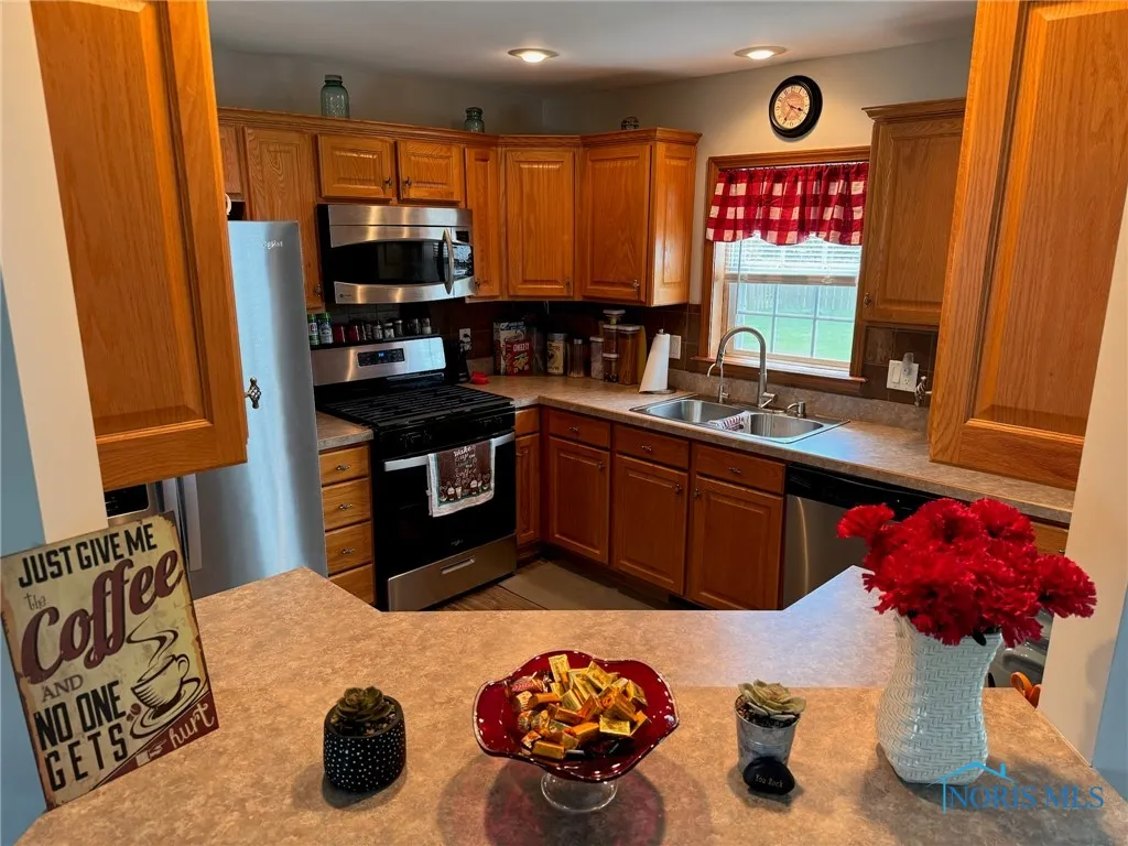 110 Town Line Road, Bryan, Ohio 43506, 3 Bedrooms Bedrooms, 8 Rooms Rooms,2 BathroomsBathrooms,Residential,For Sale,Town Line,6132656