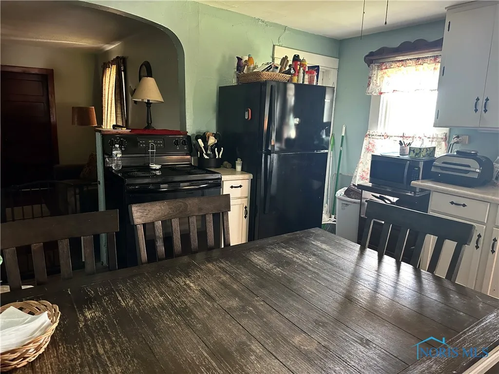 11080 Road 21, Antwerp, Ohio 45813, 4 Bedrooms Bedrooms, 10 Rooms Rooms,1 BathroomBathrooms,Residential,For Sale,Road 21,6132608
