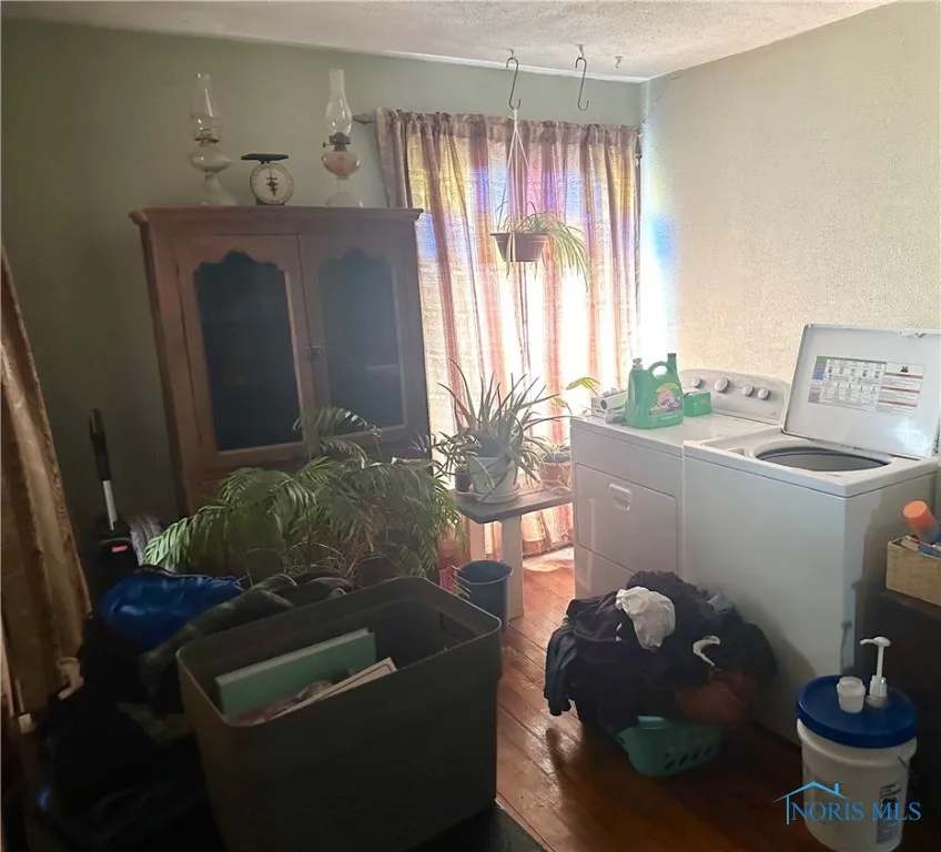 11080 Road 21, Antwerp, Ohio 45813, 4 Bedrooms Bedrooms, 10 Rooms Rooms,1 BathroomBathrooms,Residential,For Sale,Road 21,6132608