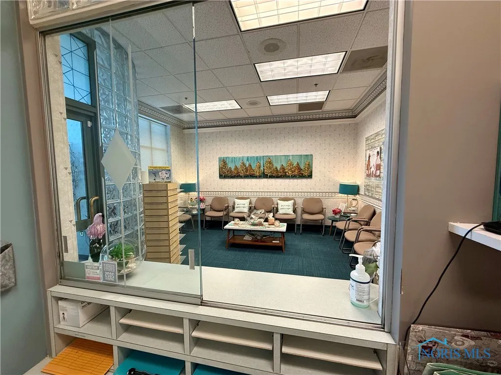 1725 Western Avenue C, Findlay, Ohio 45840, ,Commercial Sale,For Sale,Western,6132658