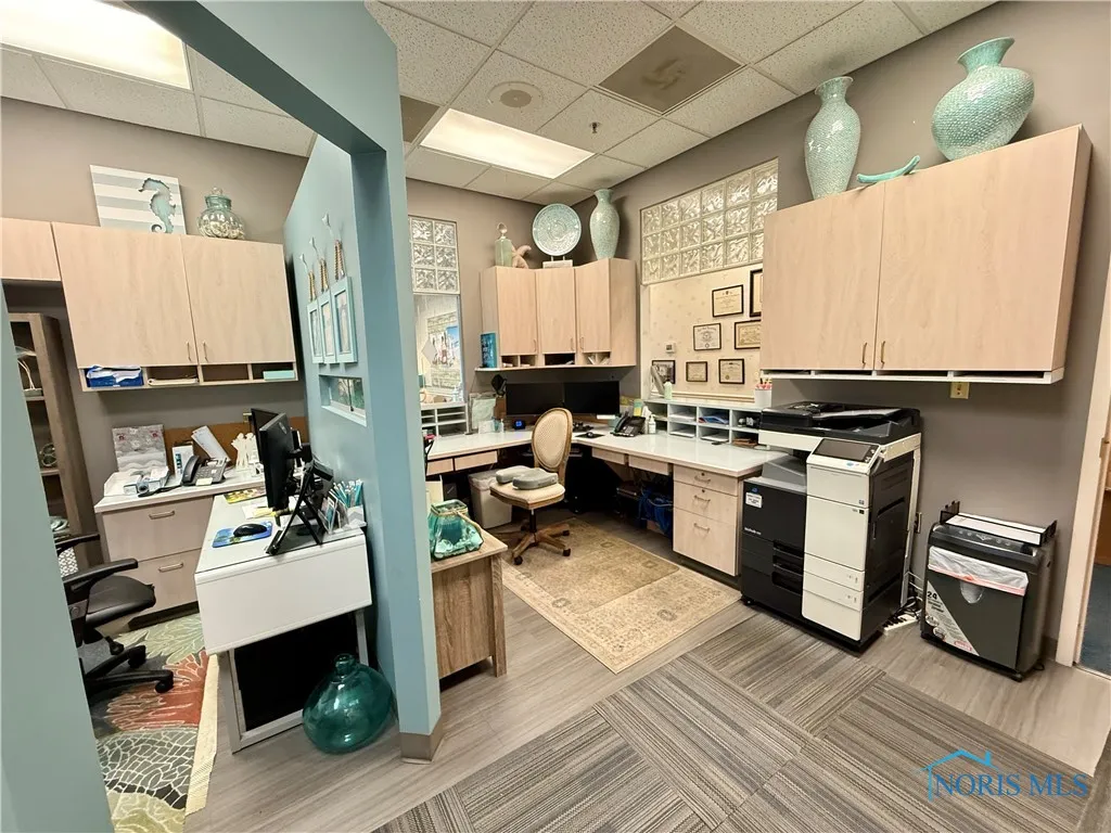 1725 Western Avenue C, Findlay, Ohio 45840, ,Commercial Sale,For Sale,Western,6132658